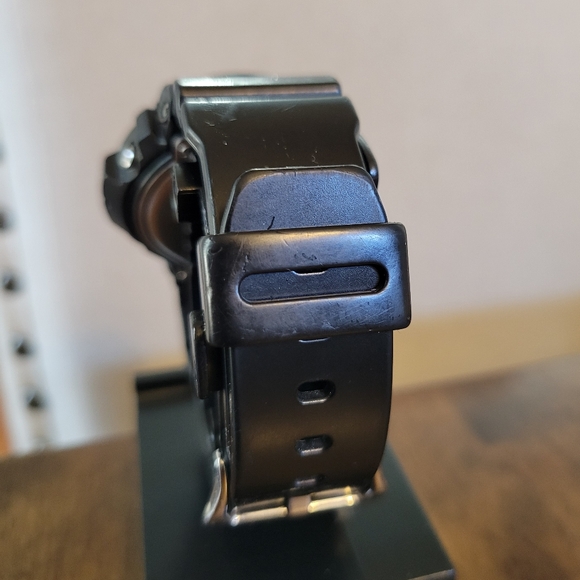 G-Shock Ltd Edition Mirror Dial Series Digital Watch - DW-6900NB-1 - Picture 6 of 7